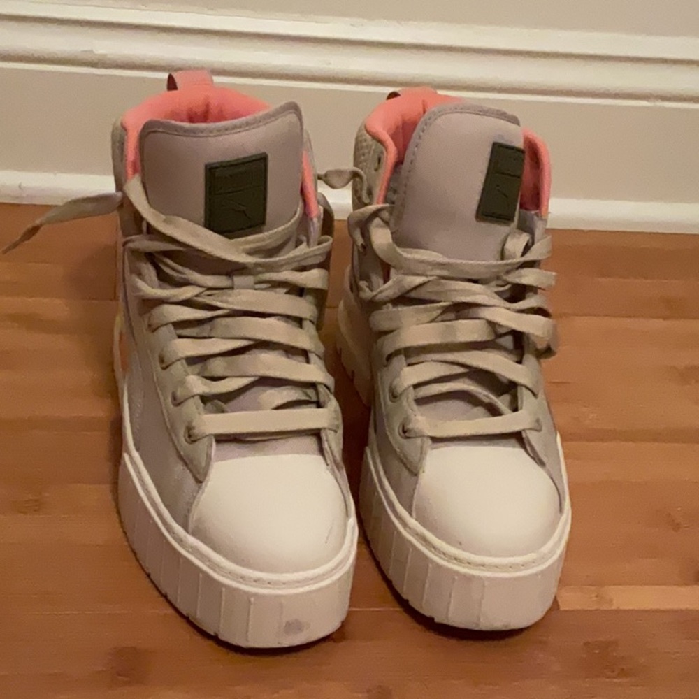 Puma Women's Sneakers in Pink and Cream